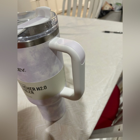 Stanley 40oz tumbler with switched handle and lid. - Picture 2 of 4